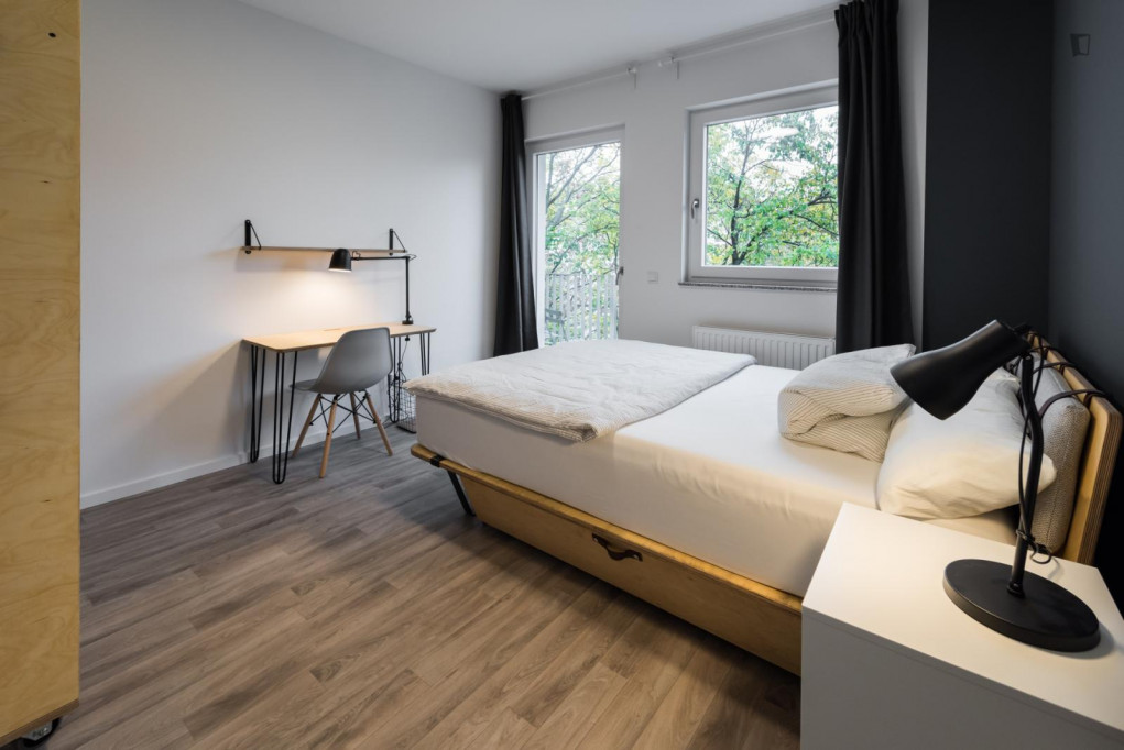 Attractive double bedroom in Lichtenberg - Berlin - chambre - ImmoJeune