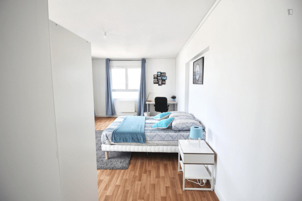 Tasteful double bedroom near the Porte de Bagnolet metro