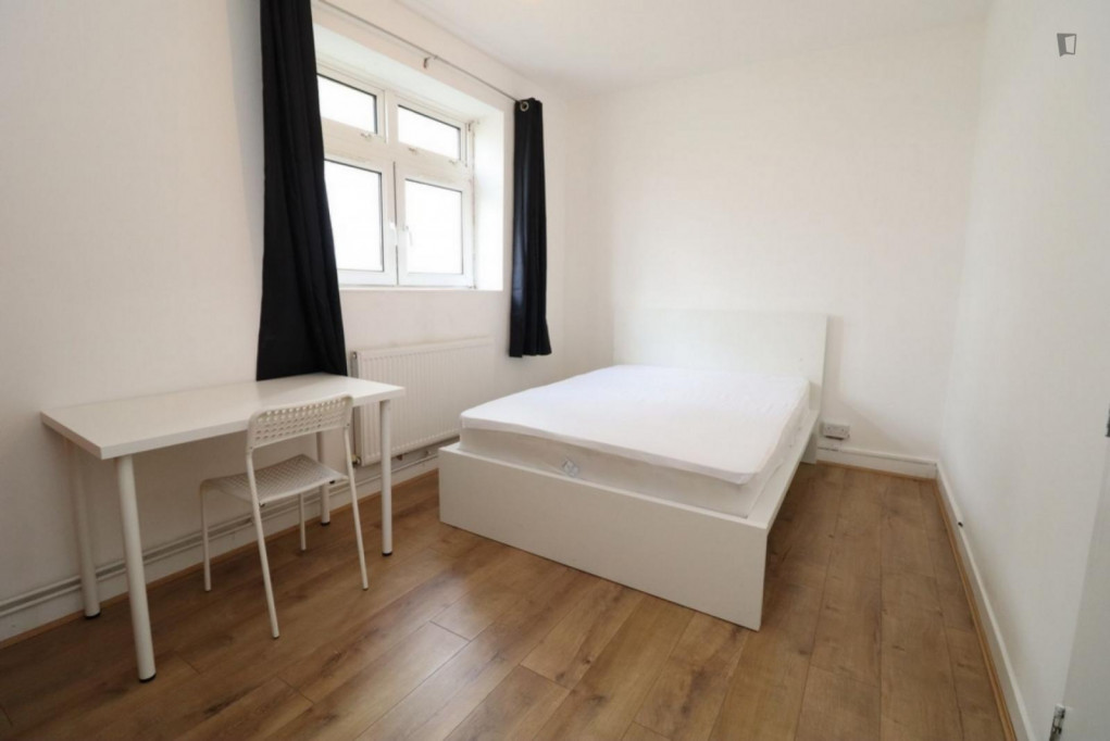 Snug double bedroom near Bethnal Green tube station - London - chambre - ImmoJeune