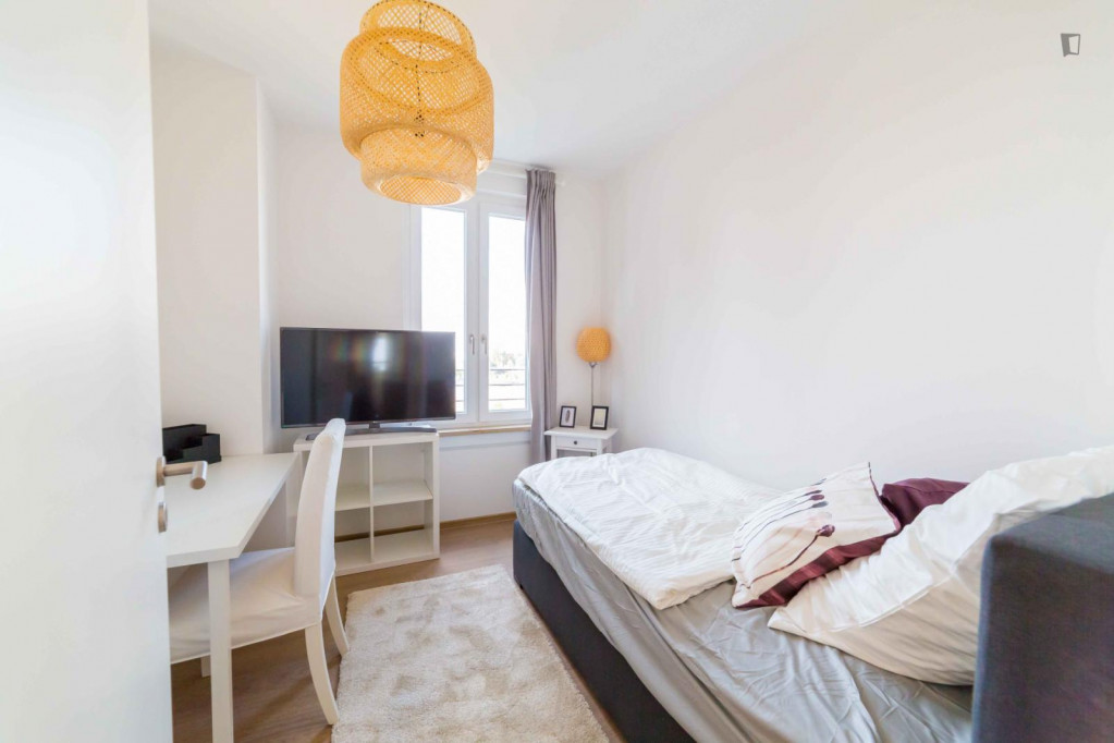 Double bedroom in a 4 bedroom apartment in Moabit - Berlin - chambre - ImmoJeune