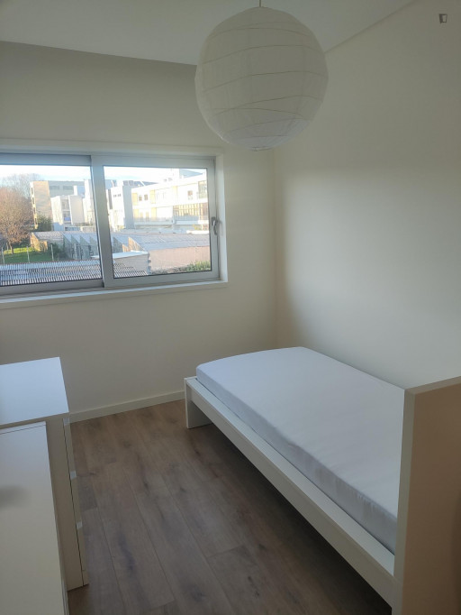 Single ensuite bedroom near the Braga Parque shopping centre