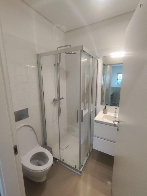 Single ensuite bedroom near the Braga Parque shopping centre