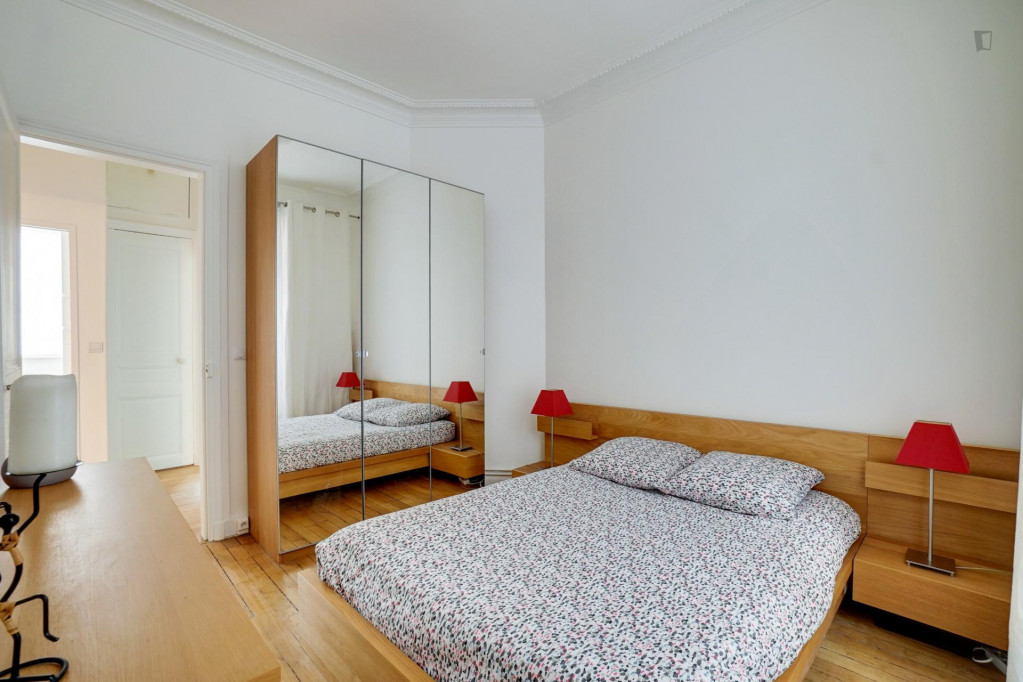 Appartement de 3 pièces refait à neuf avec 2 chambres à Raspail Paris 14ème