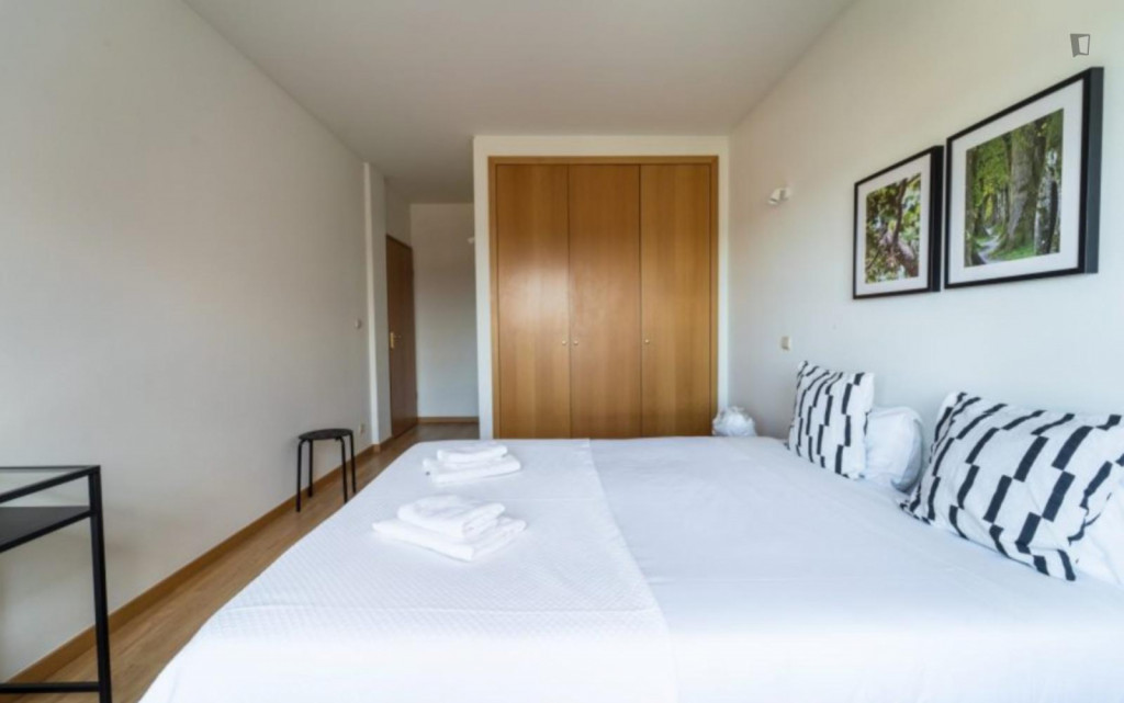 Beautiful double ensuite bedroom in Nogueira Fraião e Lamaçães