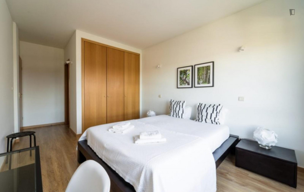 Beautiful double ensuite bedroom in Nogueira Fraião e Lamaçães