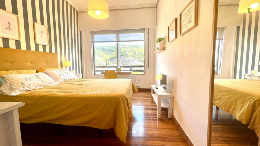 Single bedroom, in 3-bedroom apartment - Bilbao - chambre - ImmoJeune