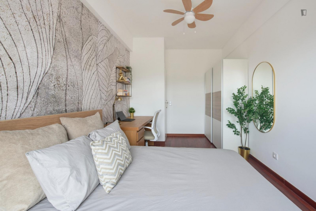 Appealing single bedroom in a property with balcony - Lisbonne - chambre - ImmoJeune