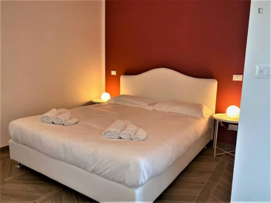 Homely 1-bedroom apartment near the S. Vitale train station 