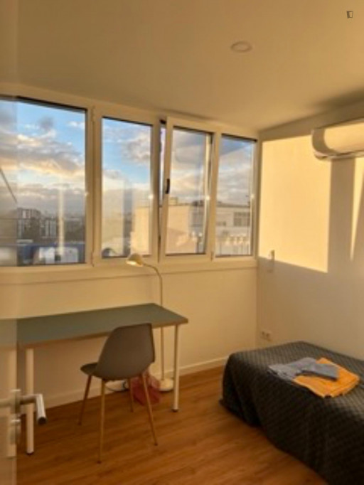 Single bedroom in a 4-bedroom flat - Lisbonne - chambre - ImmoJeune
