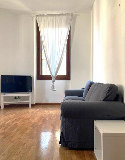 Welcoming 3-bedroom apartment near Repubblica train station - Milan - chambre - ImmoJeune