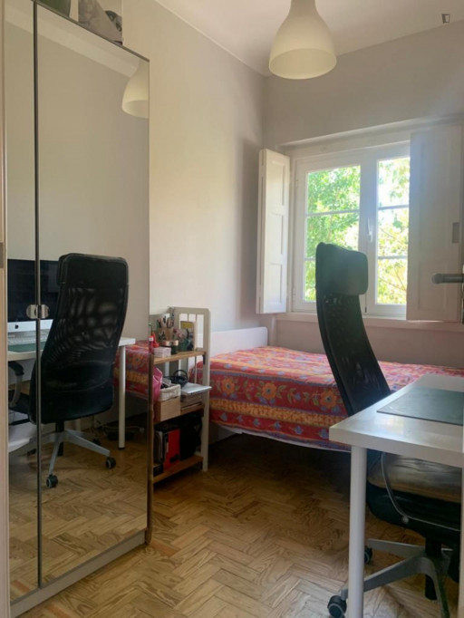 Sunny bedroom close to Alvalade metro station - Lisbonne - chambre - ImmoJeune