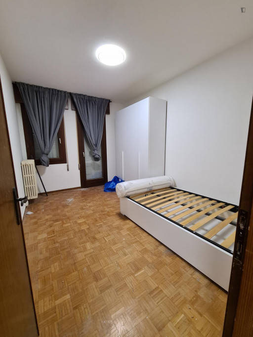 Neat single bedroom in Quartiere 2 Nord - Padova - chambre - ImmoJeune