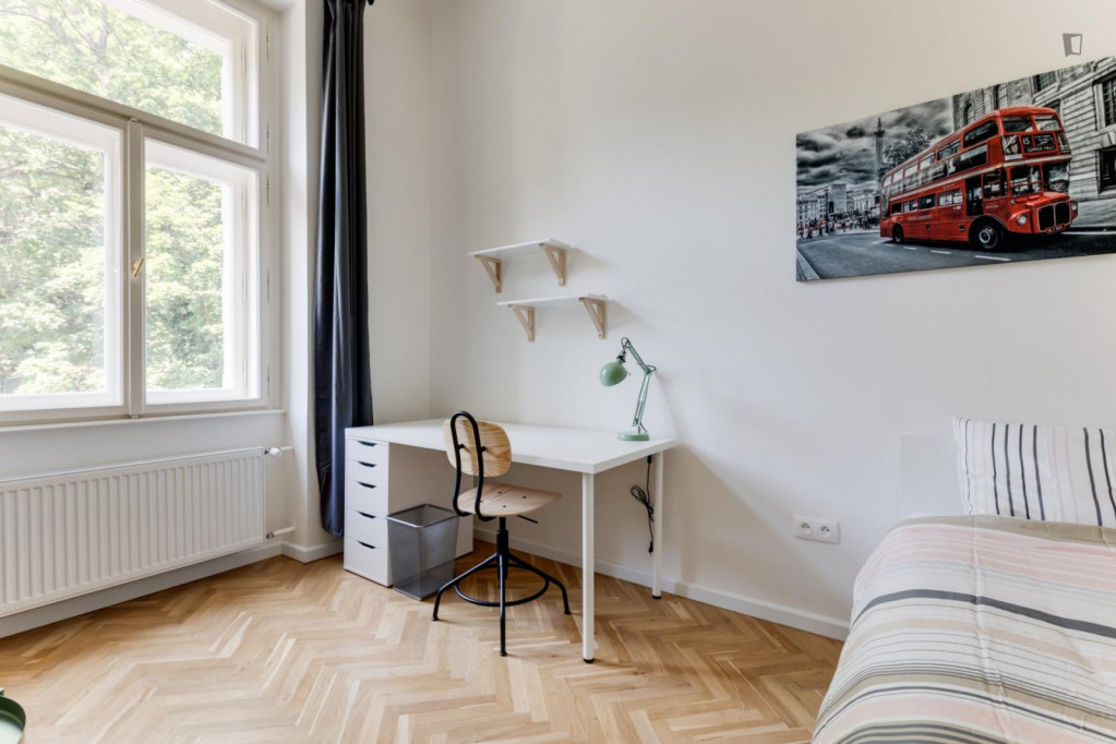 Bright double bedroom not far from Nový Smíchov Shopping Centre
