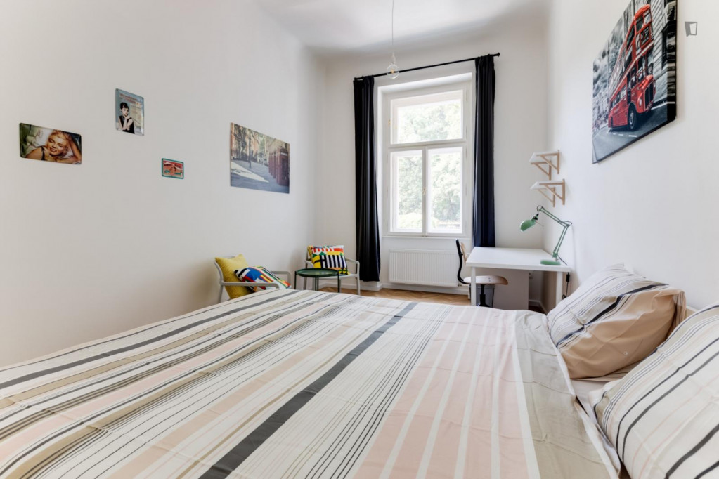 Bright double bedroom not far from Nový Smíchov Shopping Centre