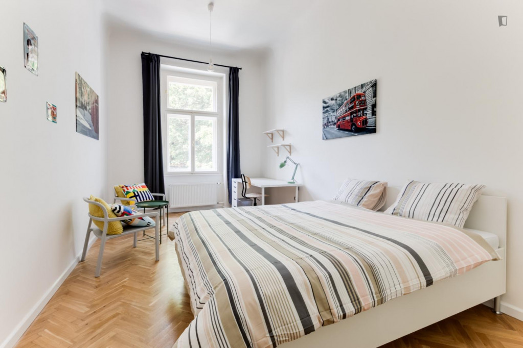 Bright double bedroom not far from Nový Smíchov Shopping Centre