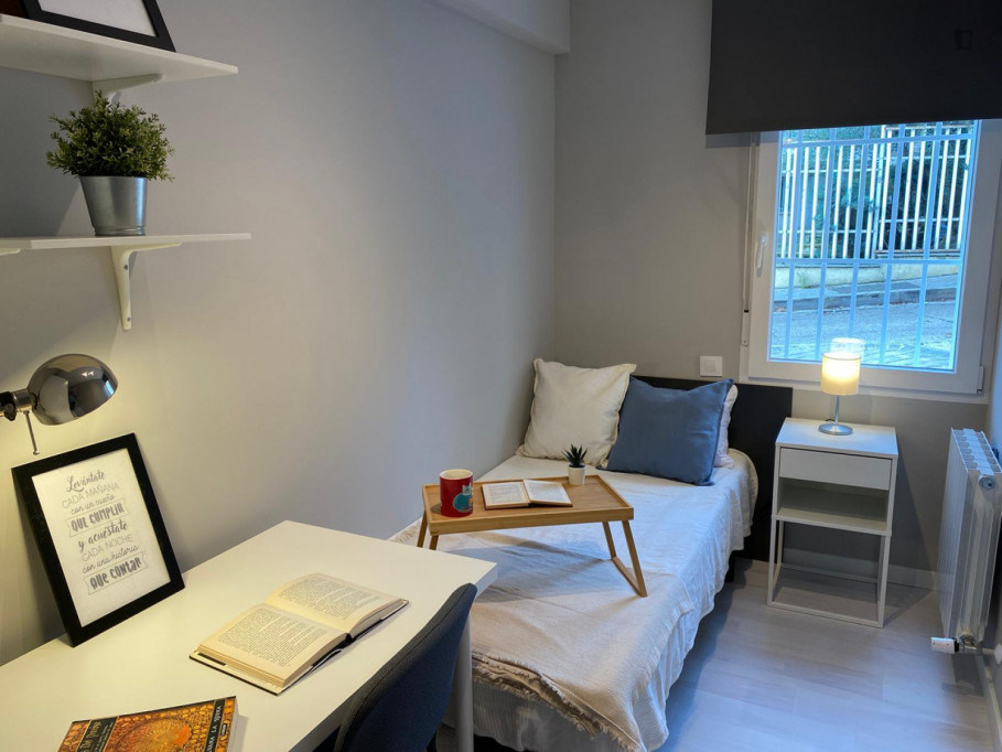Comfy single bedroom in the Aluche neighbourhood - Madrid - chambre - ImmoJeune