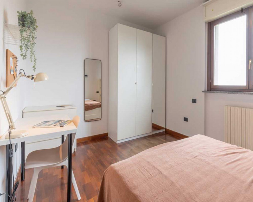 Pleasant single bedroom near Milano Tibaldi - Universita Bocconi train station - Milan - chambre - ImmoJeune