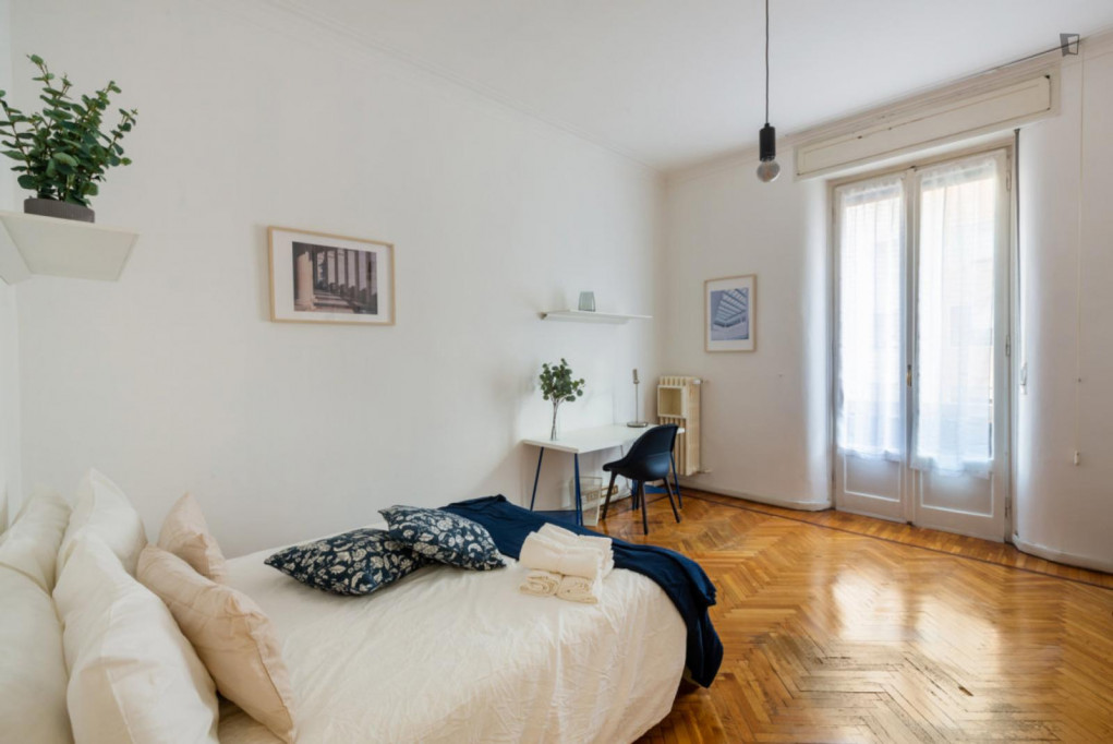 Nice double bedroom in shared apartment close to Porta Garibaldi - Milan - chambre - ImmoJeune