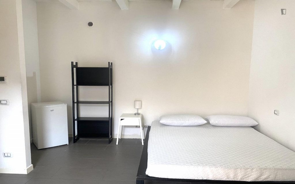 Cosy double bedroom in a residence near Università Tor Vergata - Rome - chambre - ImmoJeune