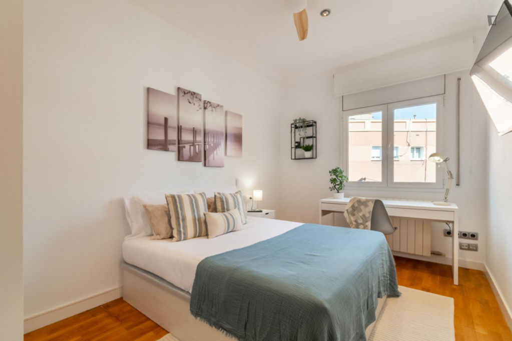 Shiny double bedroom in Les Tres Torres - Barcelone - chambre - ImmoJeune