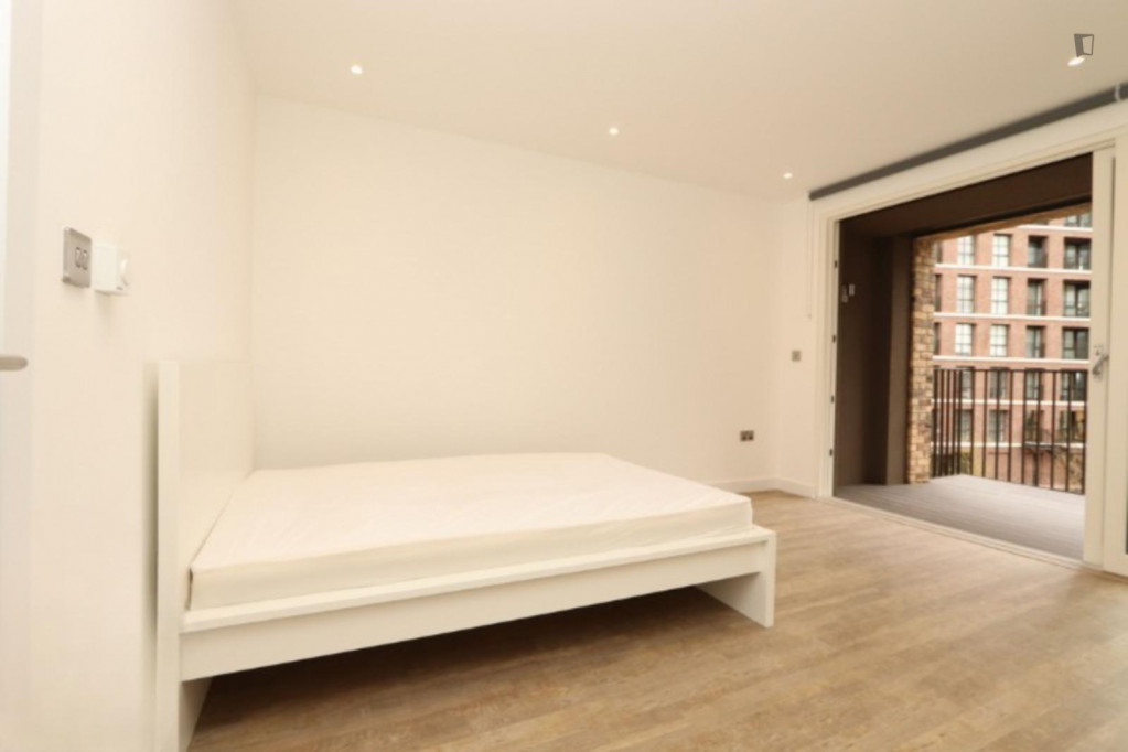 Cosy double bedroom with balcony near Stave Hill Ecological Park - London - chambre - ImmoJeune