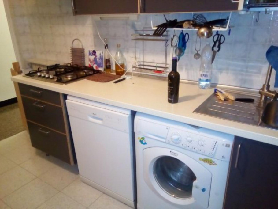 Lovely Double Bedroom close to Genova Sestri Ponente Station