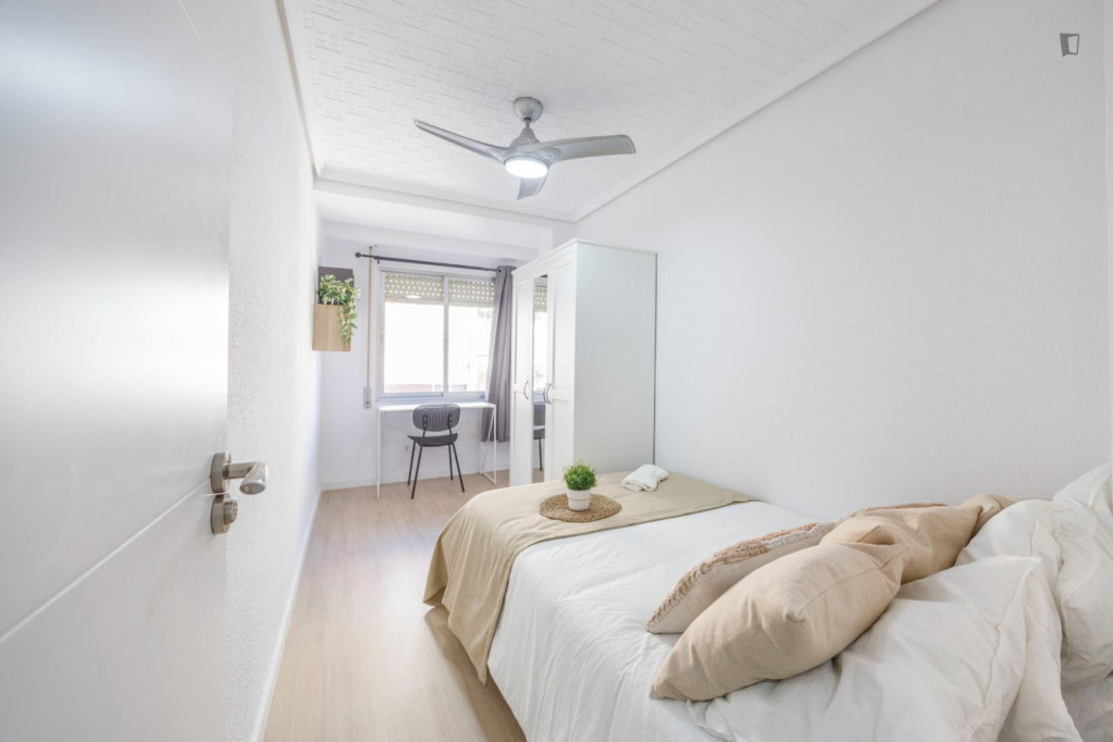 Very nice double bedroom near the Benimaclet metro - Valence - chambre - ImmoJeune