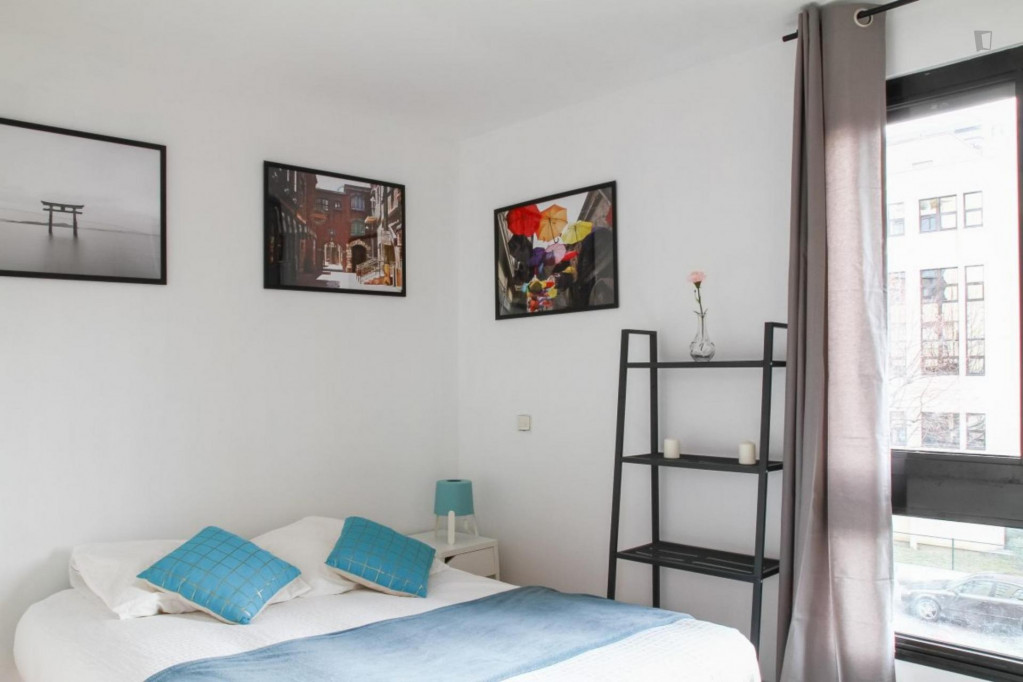 Graceful double bedroom in Rueil Malmaison