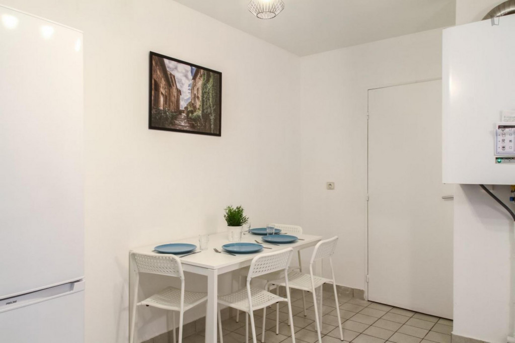 Graceful double bedroom in Rueil Malmaison
