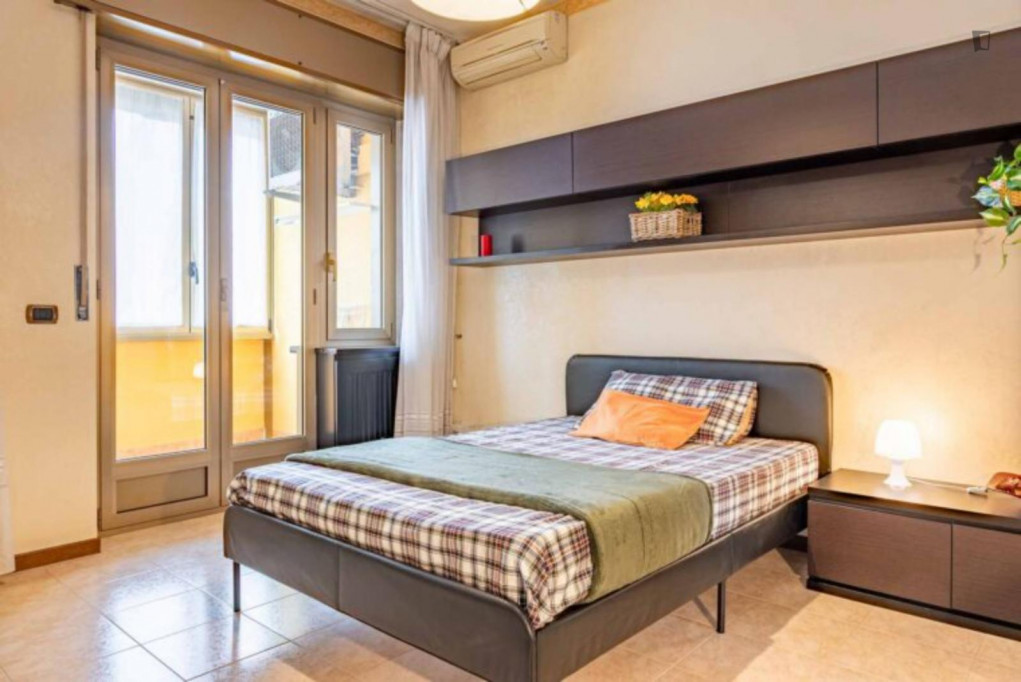 Snug single bedroom with balcony in Niguarda - Milan - chambre - ImmoJeune
