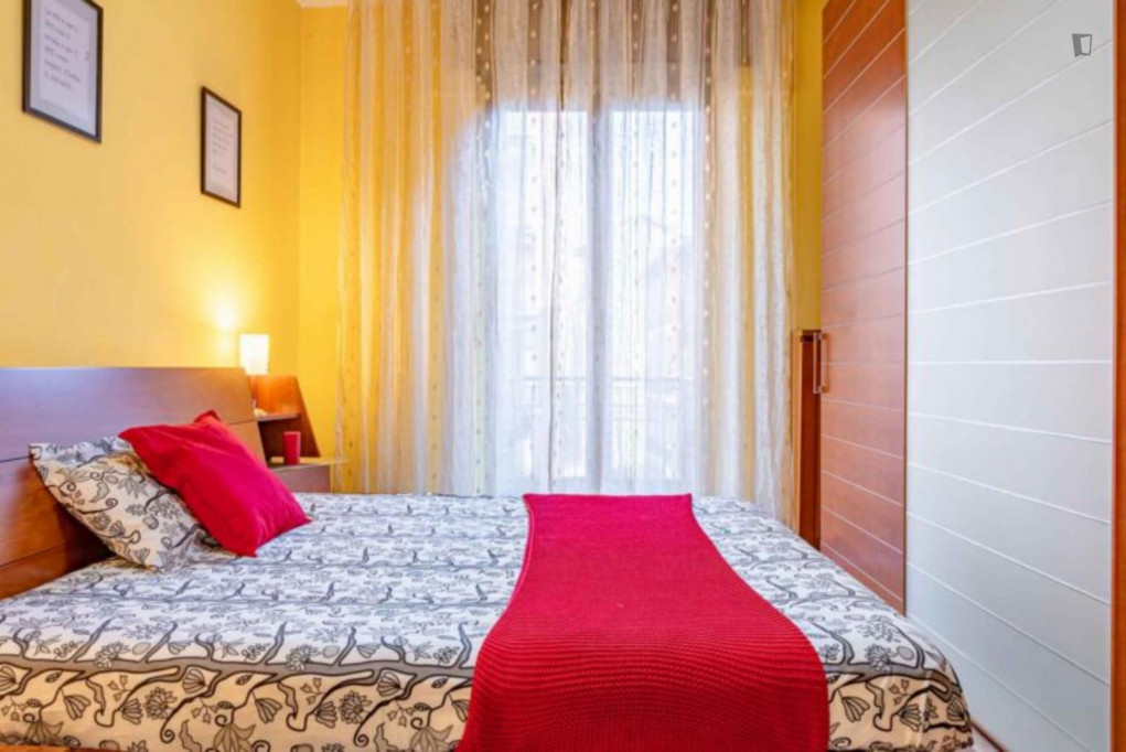 Homely single bedroom with balcony close to Parco Nord Milano - Milan - chambre - ImmoJeune