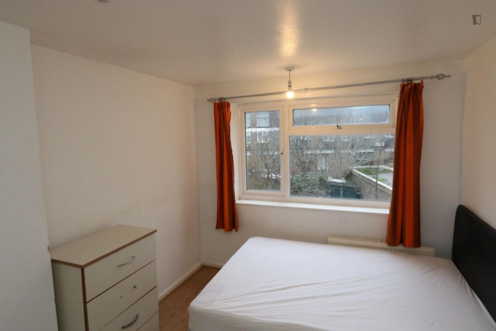 Pleasant double bedroom in Plaistow - London - chambre - ImmoJeune