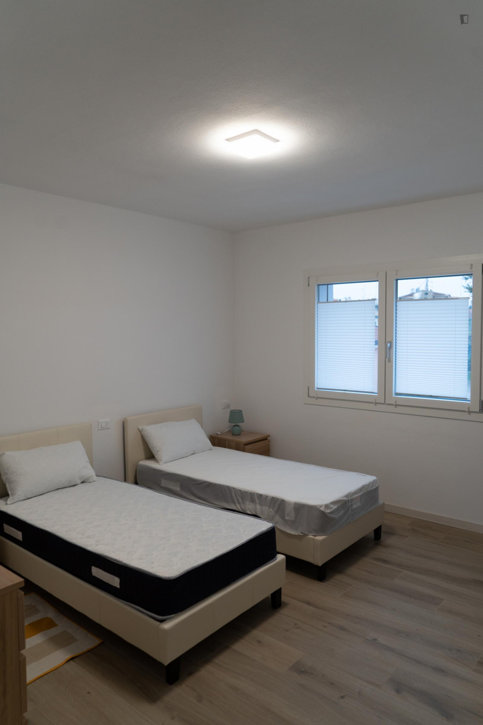 Cosy Twin Bedroom well connected to Università degli Studi di Padova, Padua Student