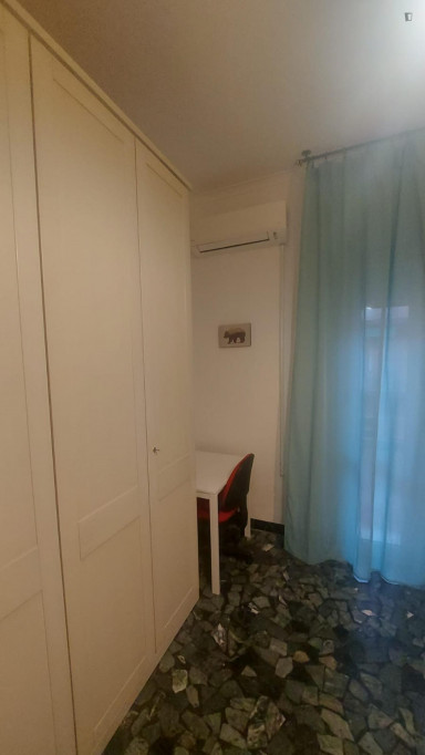 Comfy 3-bedroom flat near Bologna S. Vitale train station