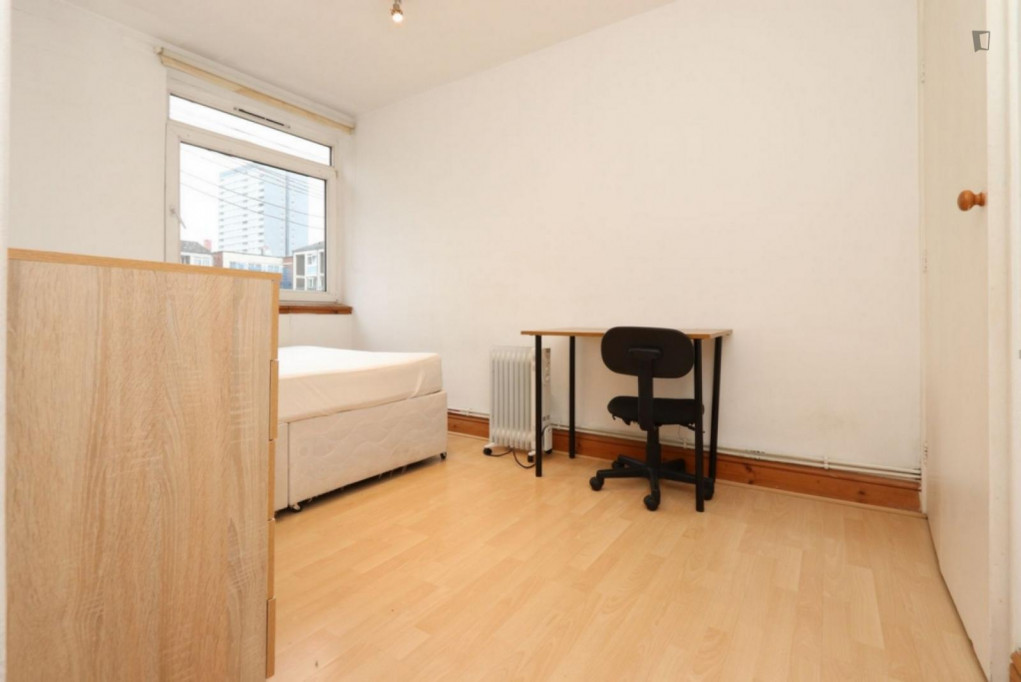 Modern double bedroom near Victoria Park - London - chambre - ImmoJeune