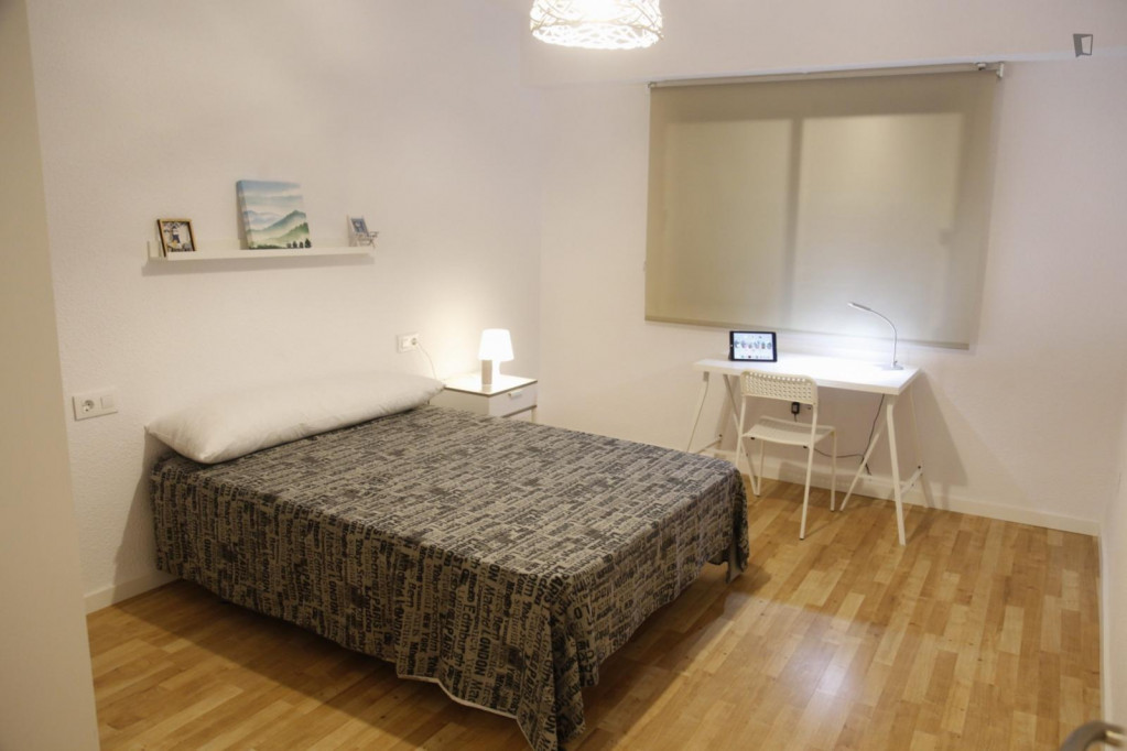 Neat and cosy double bedroom in Moncada - Valence - chambre - ImmoJeune