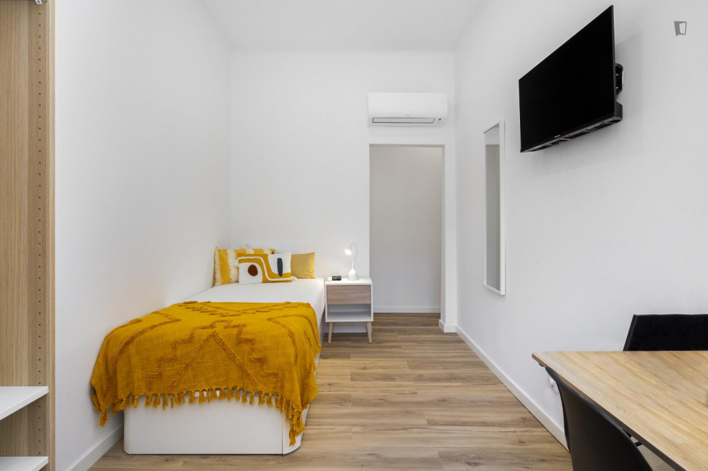 Great single bedroom close to Miradouro da Penha de França - Lisbonne - chambre - ImmoJeune
