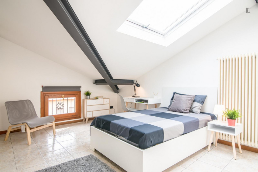 Excellent single ensuite bedroom with privater kitchenette, in Quartiere 2 Nord