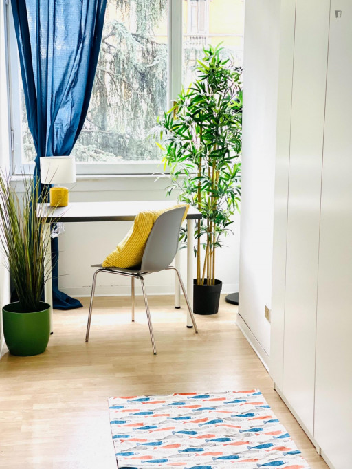 Attractive single bedroom in a property with balcony - Milan - chambre - ImmoJeune