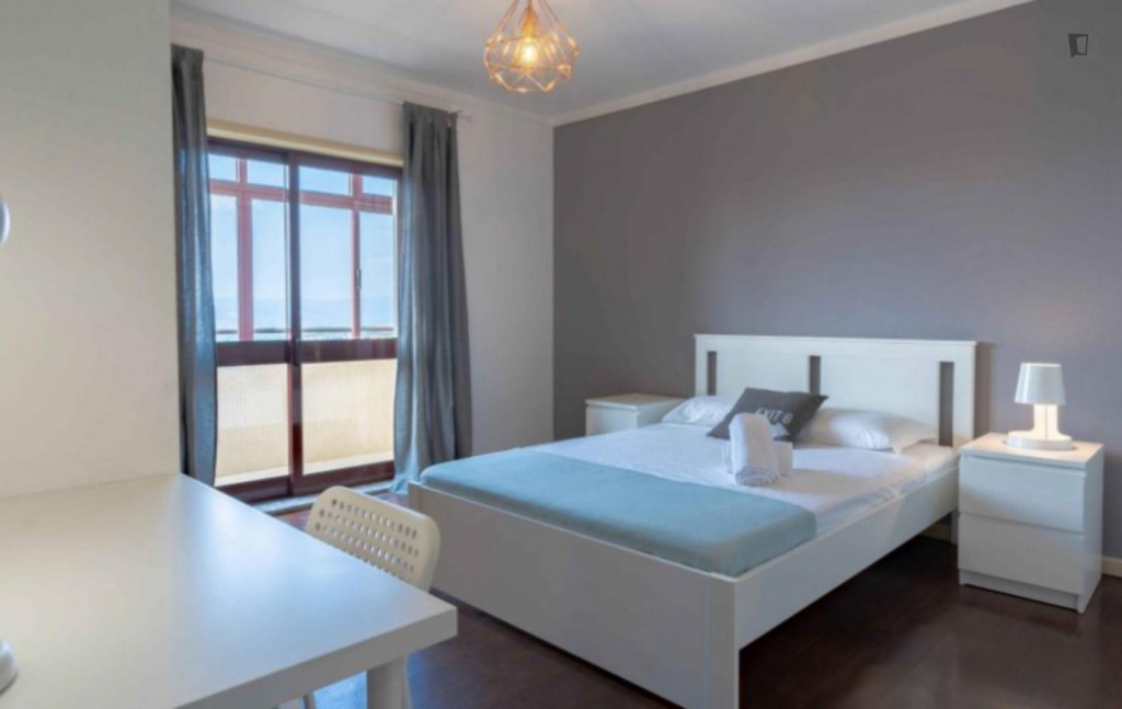 Nice double ensuite bedroom a short walk from Braga Parque - Braga - chambre - ImmoJeune