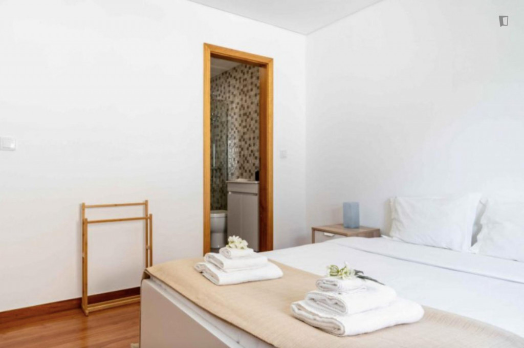 Homely double ensuite bedroom in Sé de Braga e São Lazaro