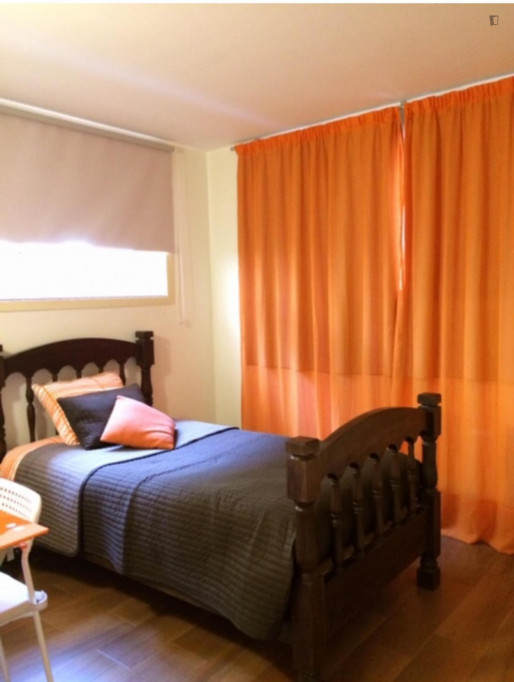 Comfortable Single Bedroom In Bonfim - Porto - chambre - ImmoJeune