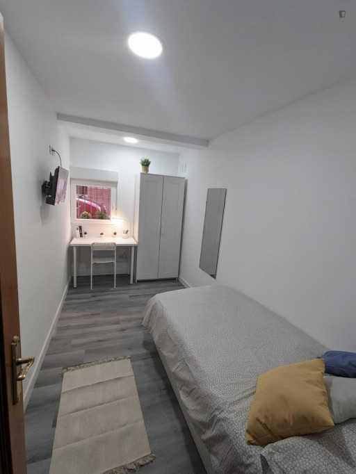 Inviting single bedroom close to Ventilla metro station - Madrid - chambre - ImmoJeune