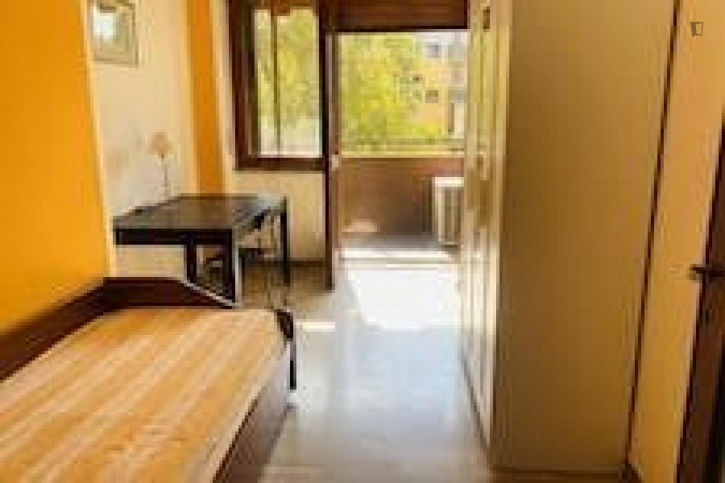 Inviting single bedroom in a 6-bedroom flat close to Politecnico Bovisa Campus - Milan - chambre - ImmoJeune