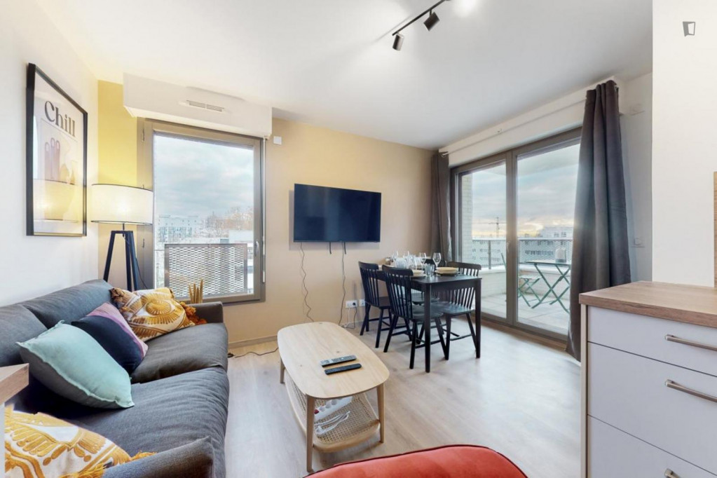Neat double bedroom not far from Les Baconnets (RER B) station