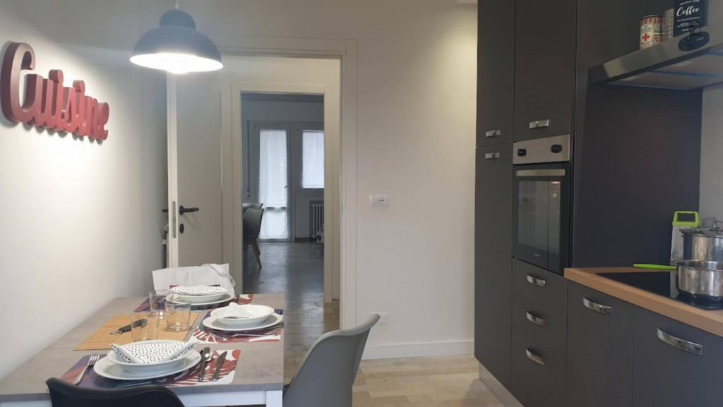 Spacious Twin Bedroom with balcony, near Venice