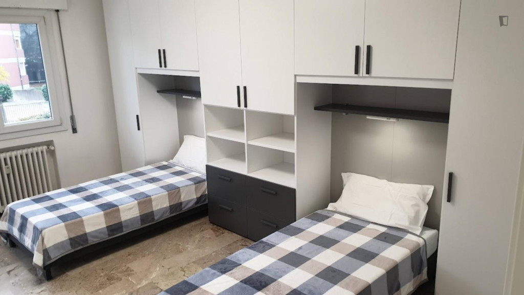 Comfy Twin Bedroom close to Venezia Mestre Station
