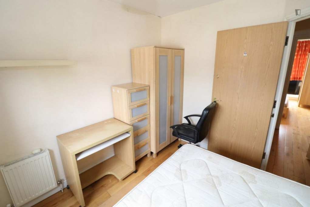 Inviting double bedroom in popular Stratford  - London - chambre - ImmoJeune