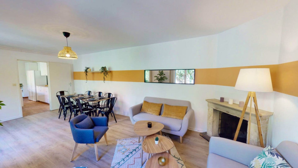 8-Bed Apartment on rue Charles Monselet