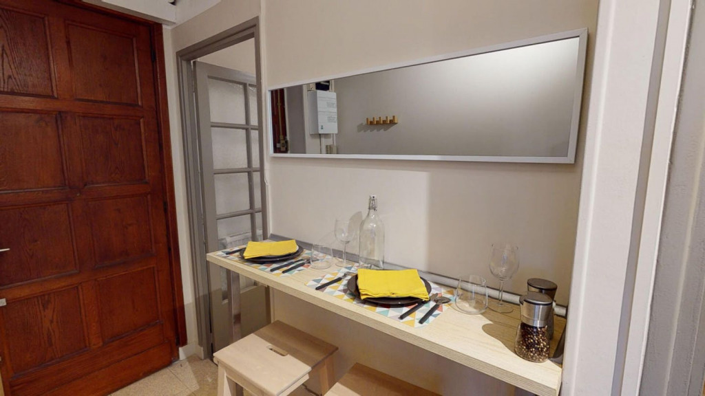 4-Bed Apartment on boulevard Lazare Carnot